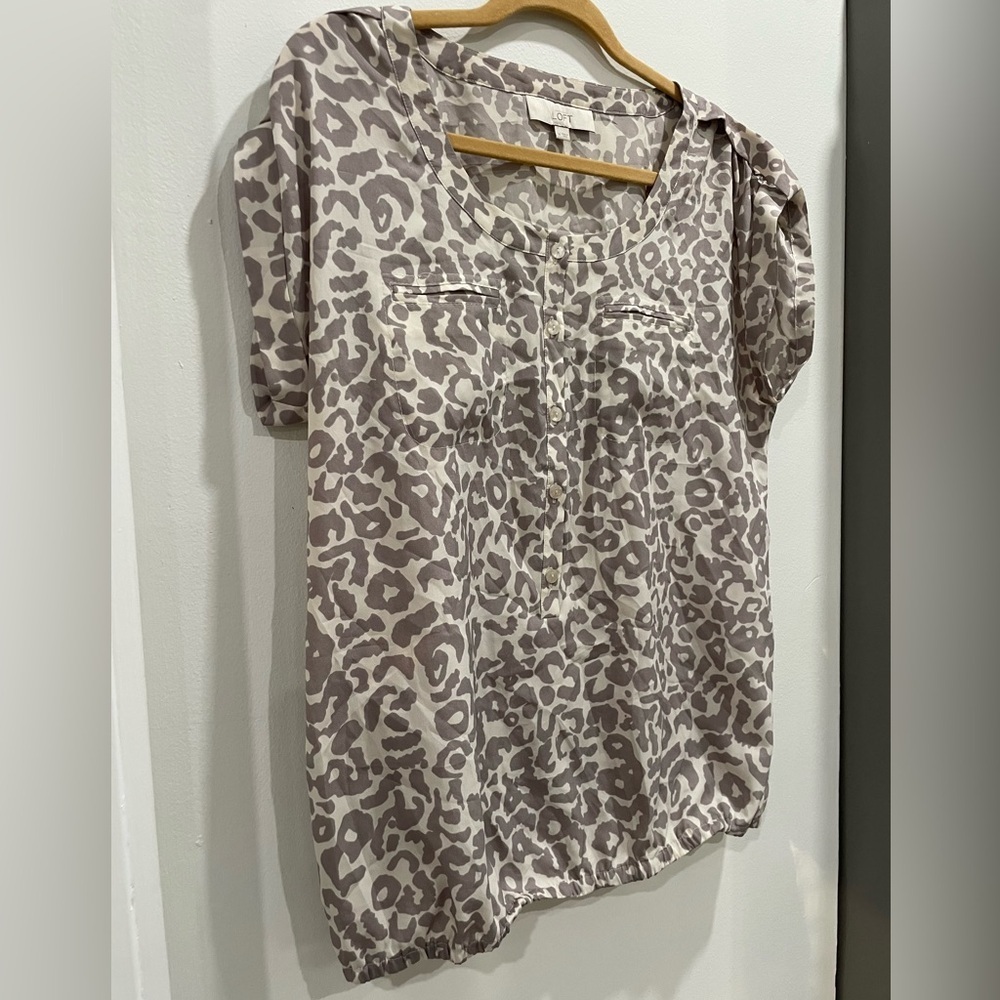 Ann Taylor LOFT Women's Animal Print Blouse - Cream and Gray - Picture 2 of 7